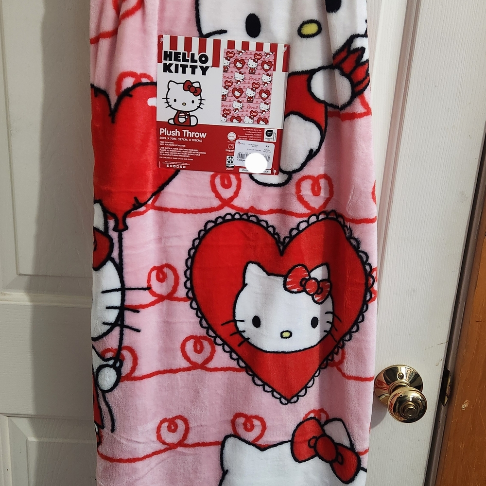 Hello Kitty Pink Heart Throw Blanket 50x70 NWT